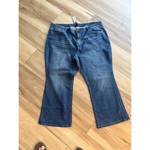 Lane Bryant Women's Jeans Boot Cut size 26 S Mid rise NWT Faded Wash